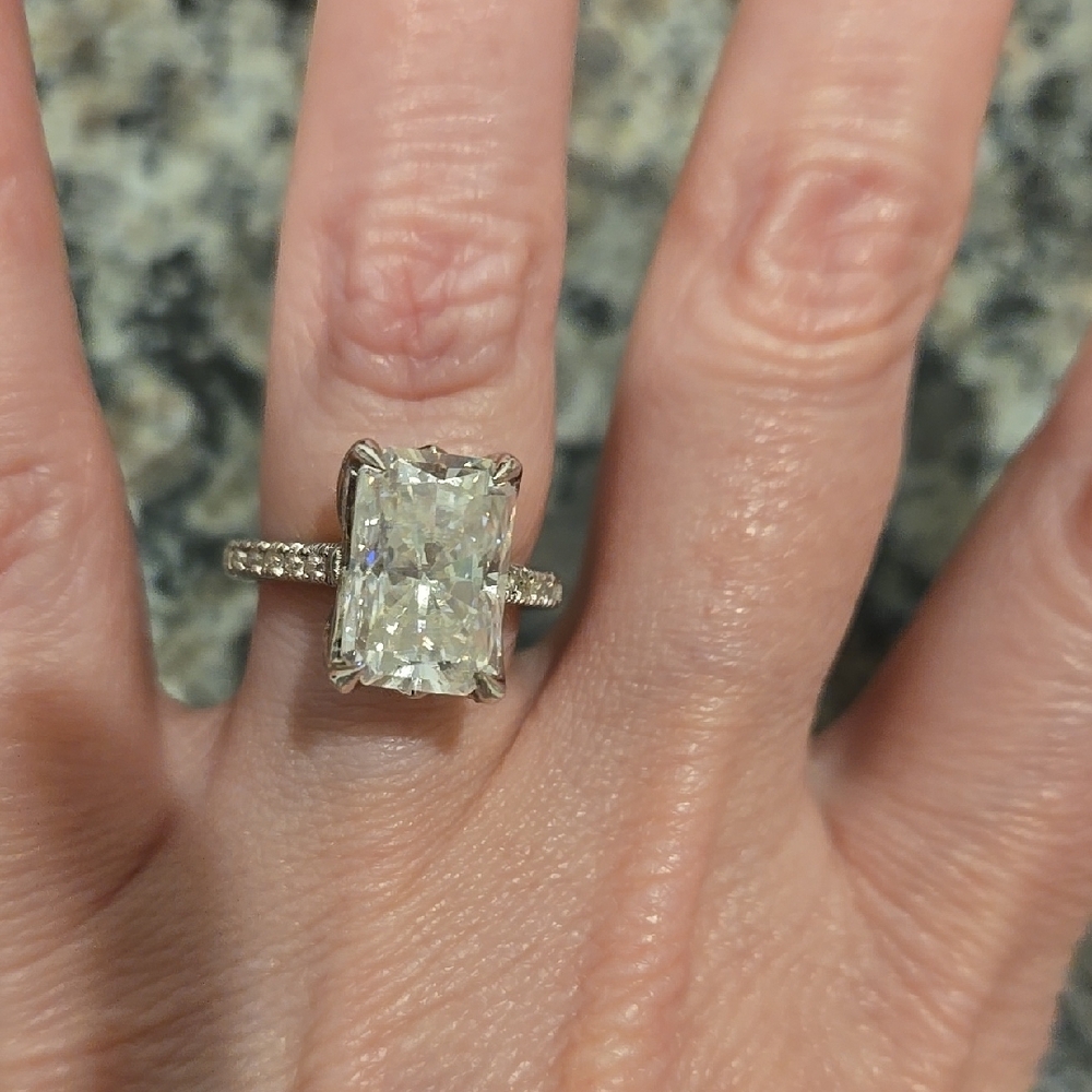 Elegant Silver Ring with Radiant Cut Moissanite Center Stone